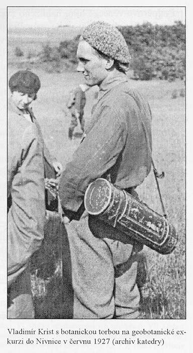 Vladimír Krist s botanickou torbou na geobotanické exkurzi do Nivnice v červnu 1927