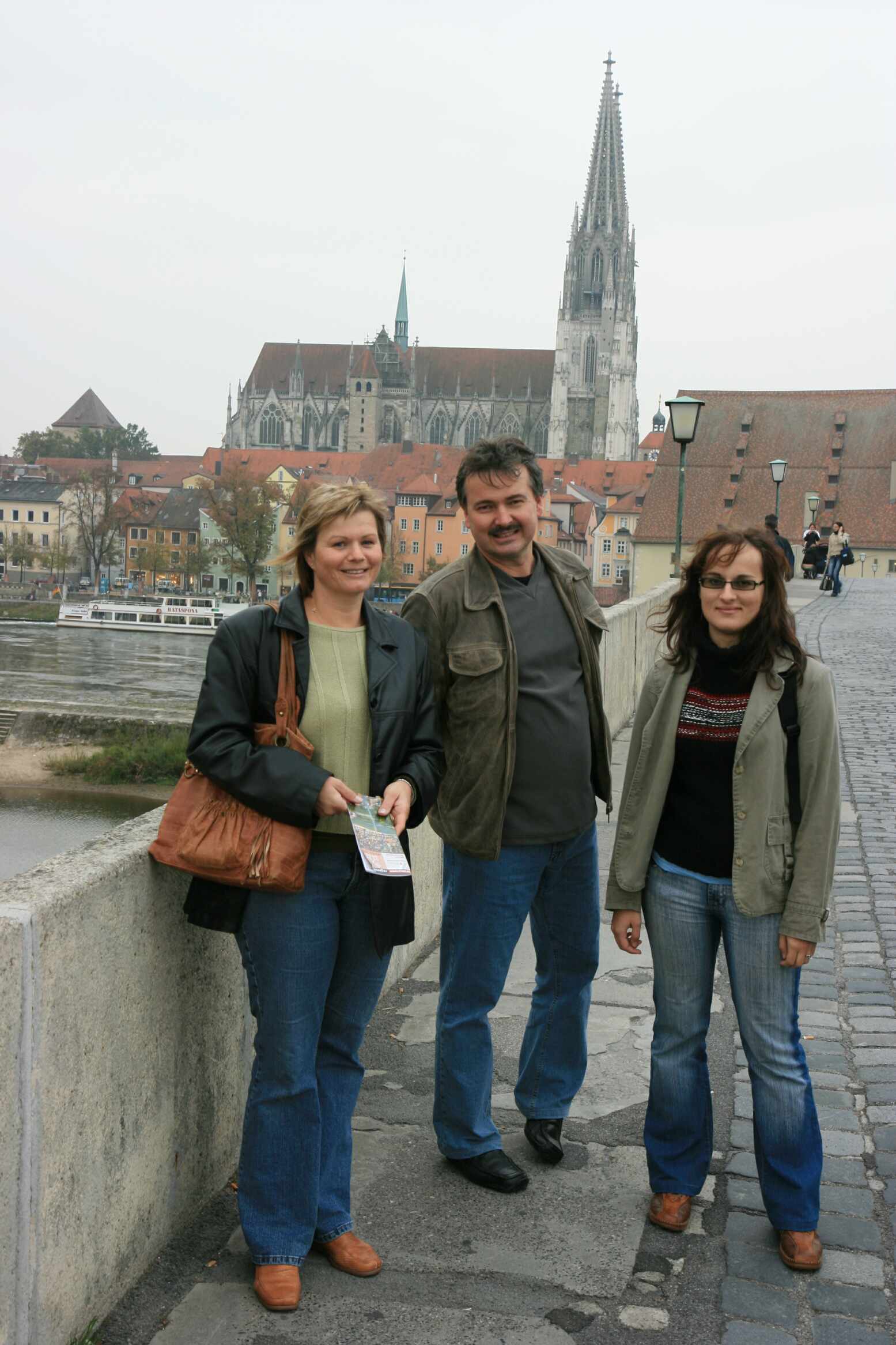 Regensburg stone-bridge across the Danube: Olga Rotreklová, Petr Bureš, Ivana Hralová