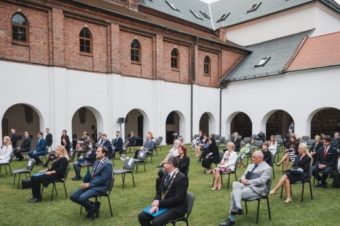 OFIŽ povýšilo o dva docentské akademické pracovníky